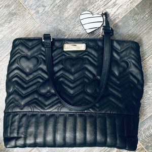 🔥✨SALE ✨🔥Betsy Johnson black heart purse